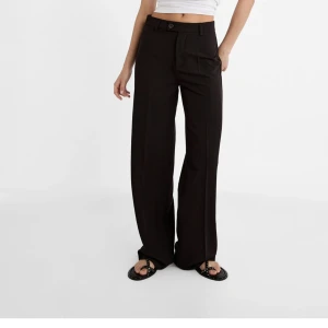 Stradivarius pants - I just bought them I wore them once and I thought they were tight for me, new price 320