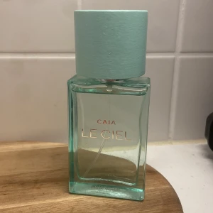 Caia parfym - Helt ny, endast testad. Nypris 595kr