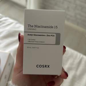 Cosrx Niacinamide 15 Aldrig använt eller öppnat, köpt för ca 300kr, säljer för 250, pris kan diskuteras💘