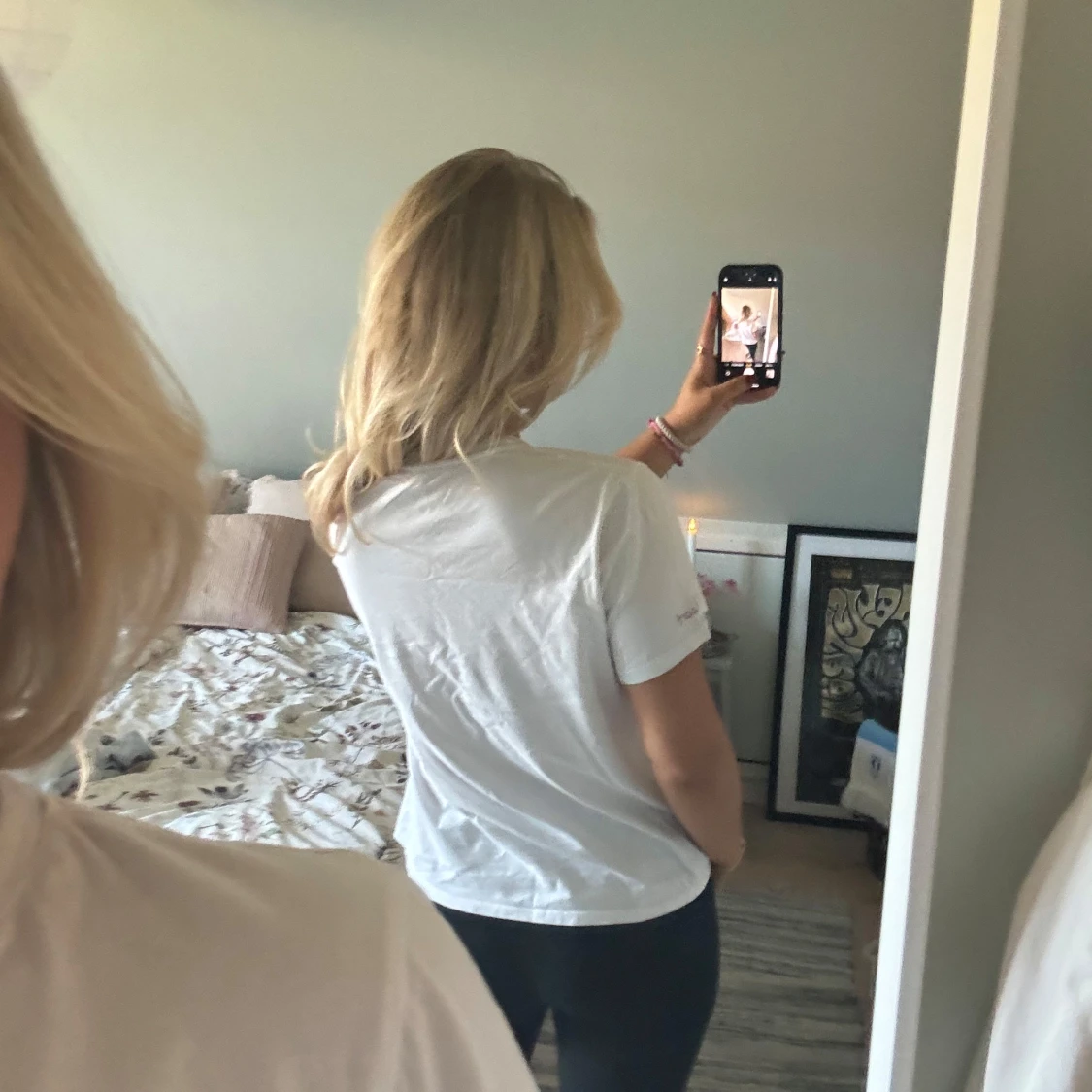 Vit t-shirt med hjärtdetalj❤️ - 91