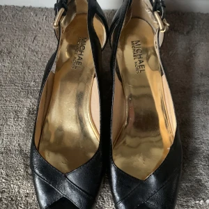 Kilklack - Elegant sommar sko från Michael kors Inga skavanker 