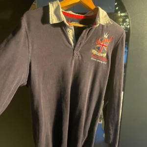 🔴🔴Newport sailing performance polo - Newport sailing performance polo| som ny| billigaste pris| bra kvalite| Britisk tema| | KOLLA MIN PROFIL BÄSTA DEALS