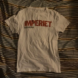Imperiet T shirt - Imperiet T shirt i super fint skick, aldrig använd. Skriv vid frågor!