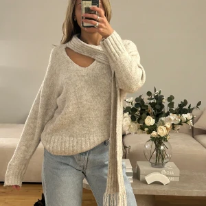 Zara tröja med scarf  - Superfint skick 🤍