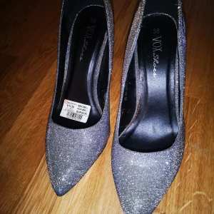 Klackskor glitter  - Aldrig använda 