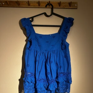 Blå topp - Säljer en super fin slutsåld topp från mango💙