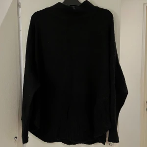 Stickad tröja från Lindex  - Storlek XS/S