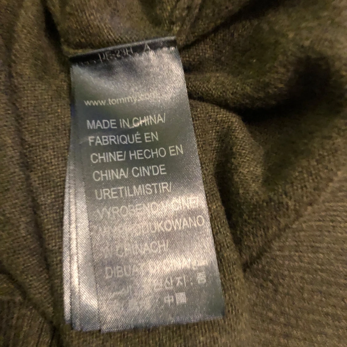 Tommy hilfiger sweatshirt i grön färg i typ ny skick   - 92