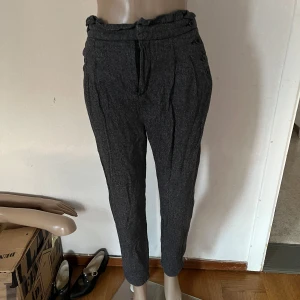 Mango collection byxor med hög midja gubbyxor 50-tal 60-tal stil - Inget att anmärka på 