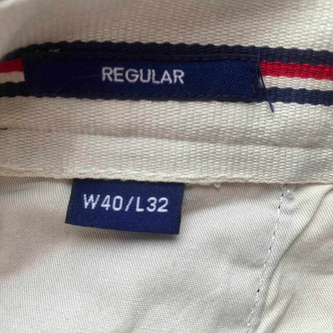 Mörkblå chinos från Gant w40/L32 - 2