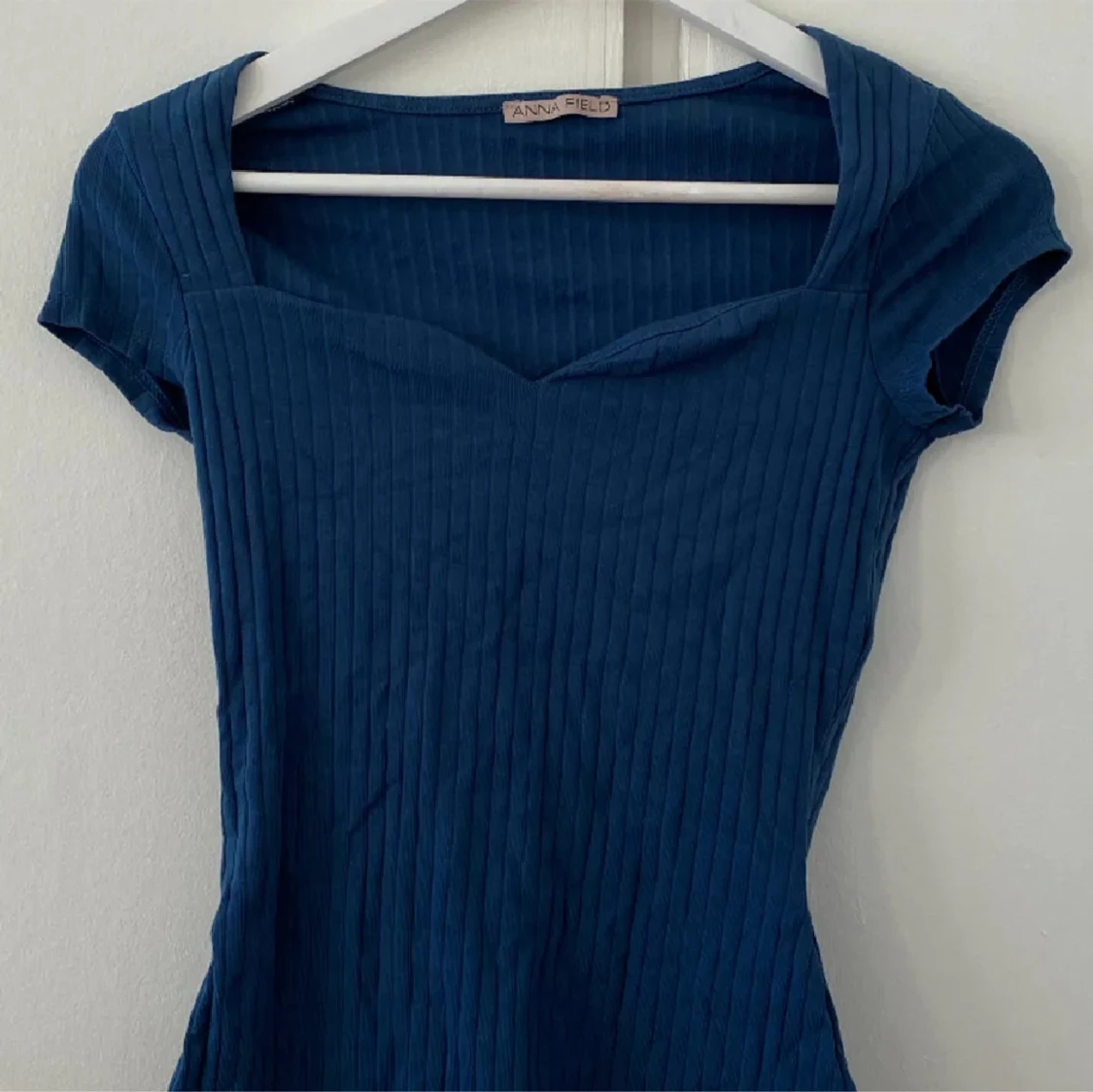 Blå ribbad topp från Anna Field - 1