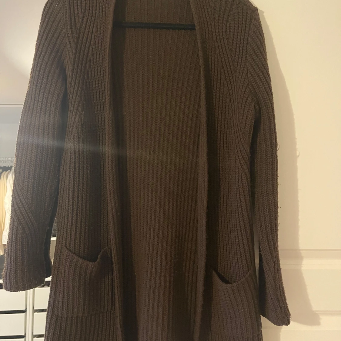 Brun stickad kofta från ASOS