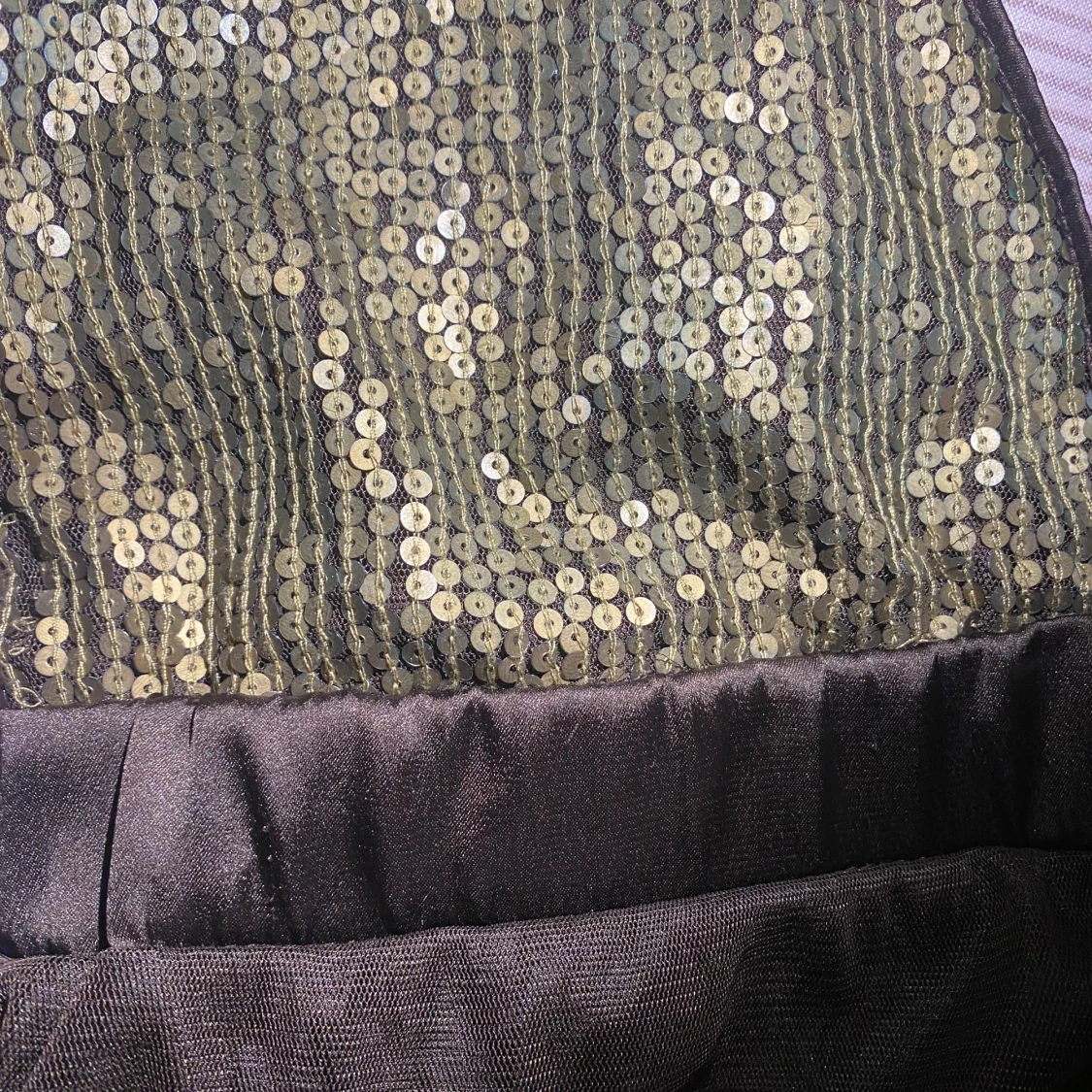 Brun paljettprydd topp från Vero Moda  - 3