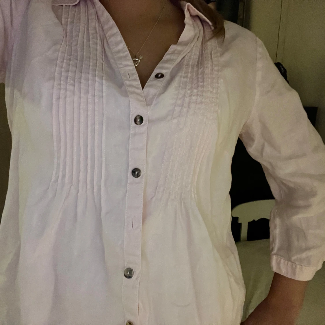 Ljusrosa blus med knappar - 1