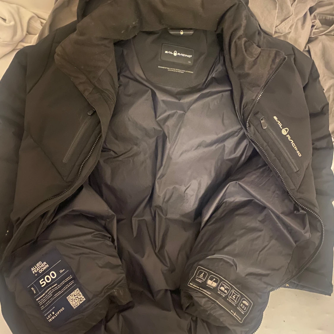 Svart pufferjacka från Sail Racing - 1
