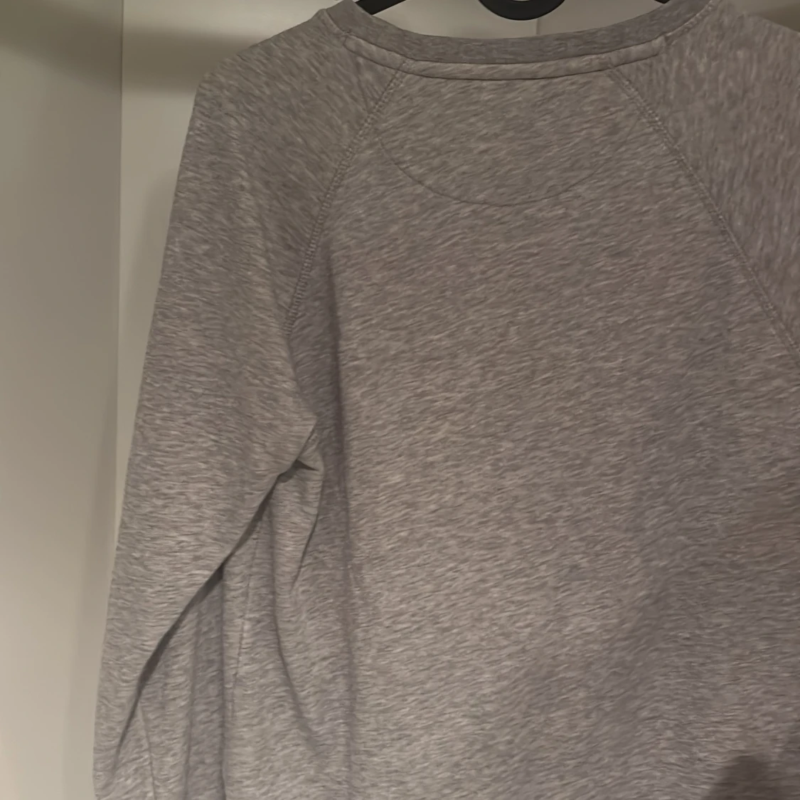 Grå sweatshirt från GANT - 1