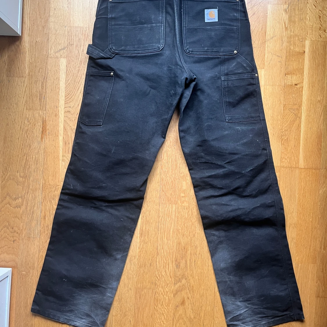 Svarta arbetsbyxor från Carhartt - 1