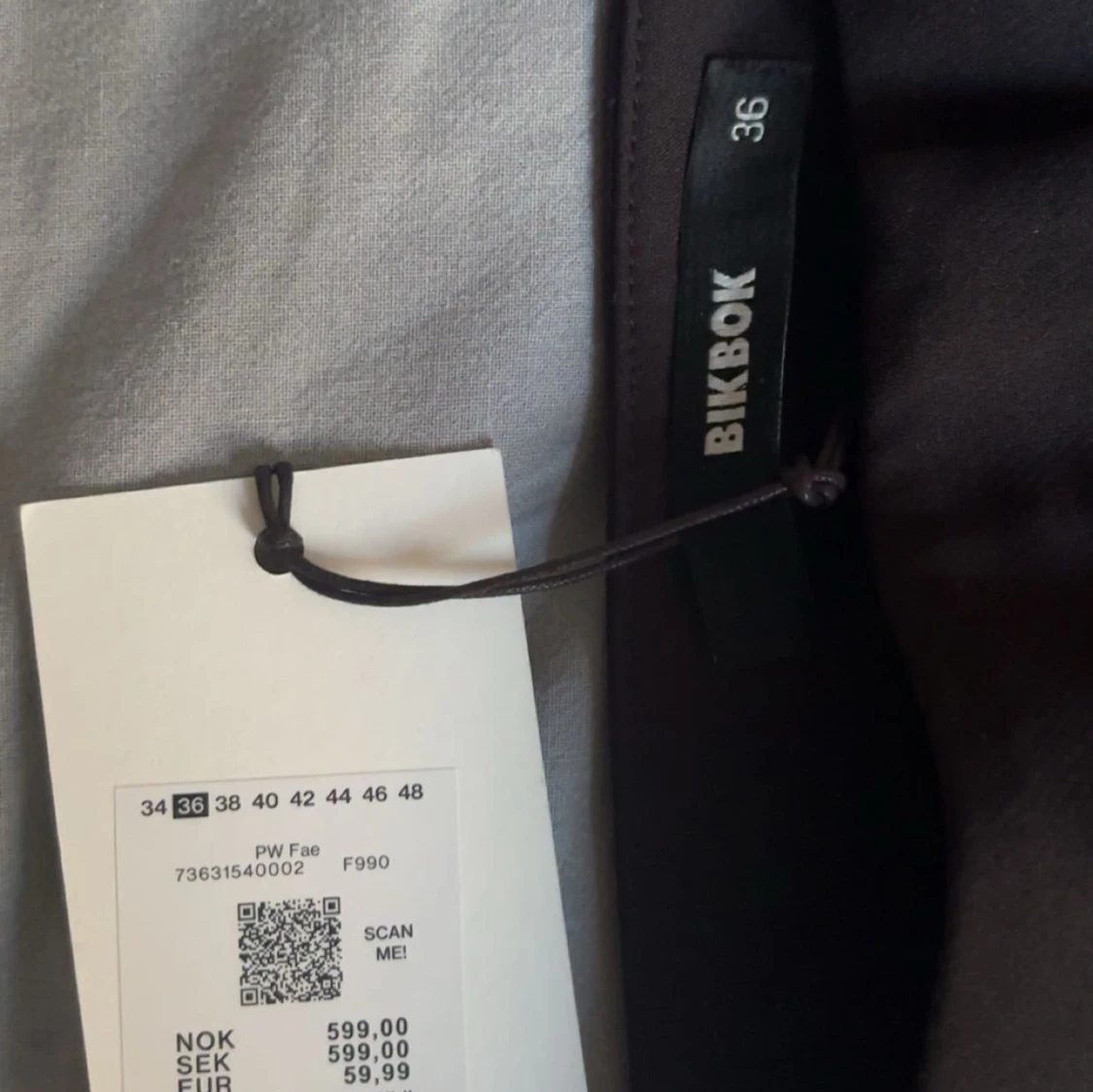 Svarta kostymbyxor från Bik Bok - 2