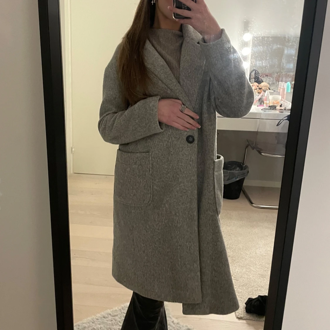 Grå kappa från Amisu