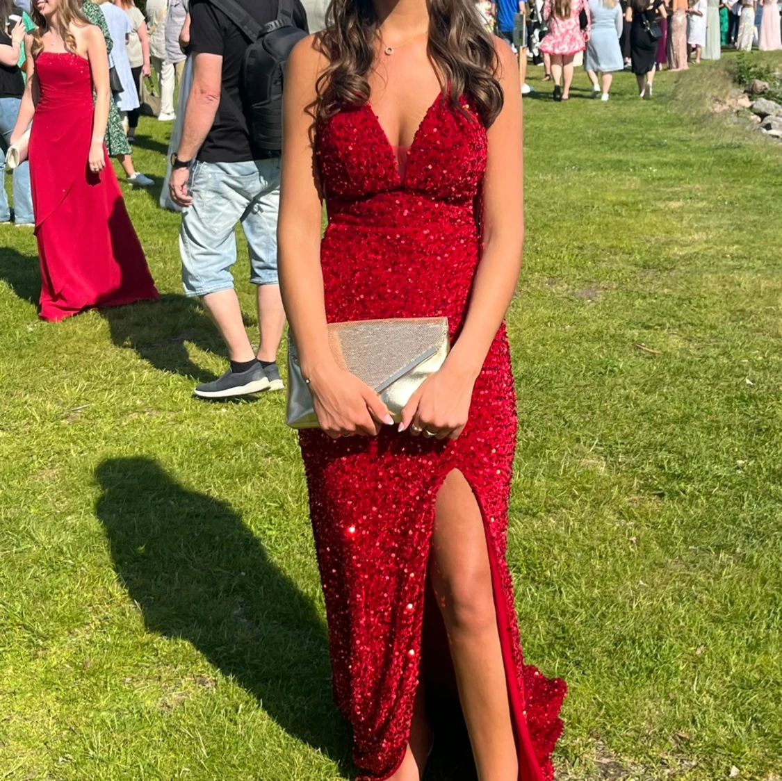 Röd glittrig långklänning - 2