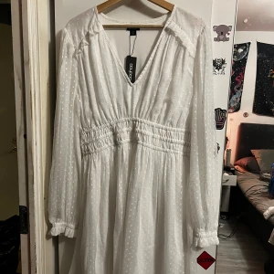 Studentklänning - Aldrig använd