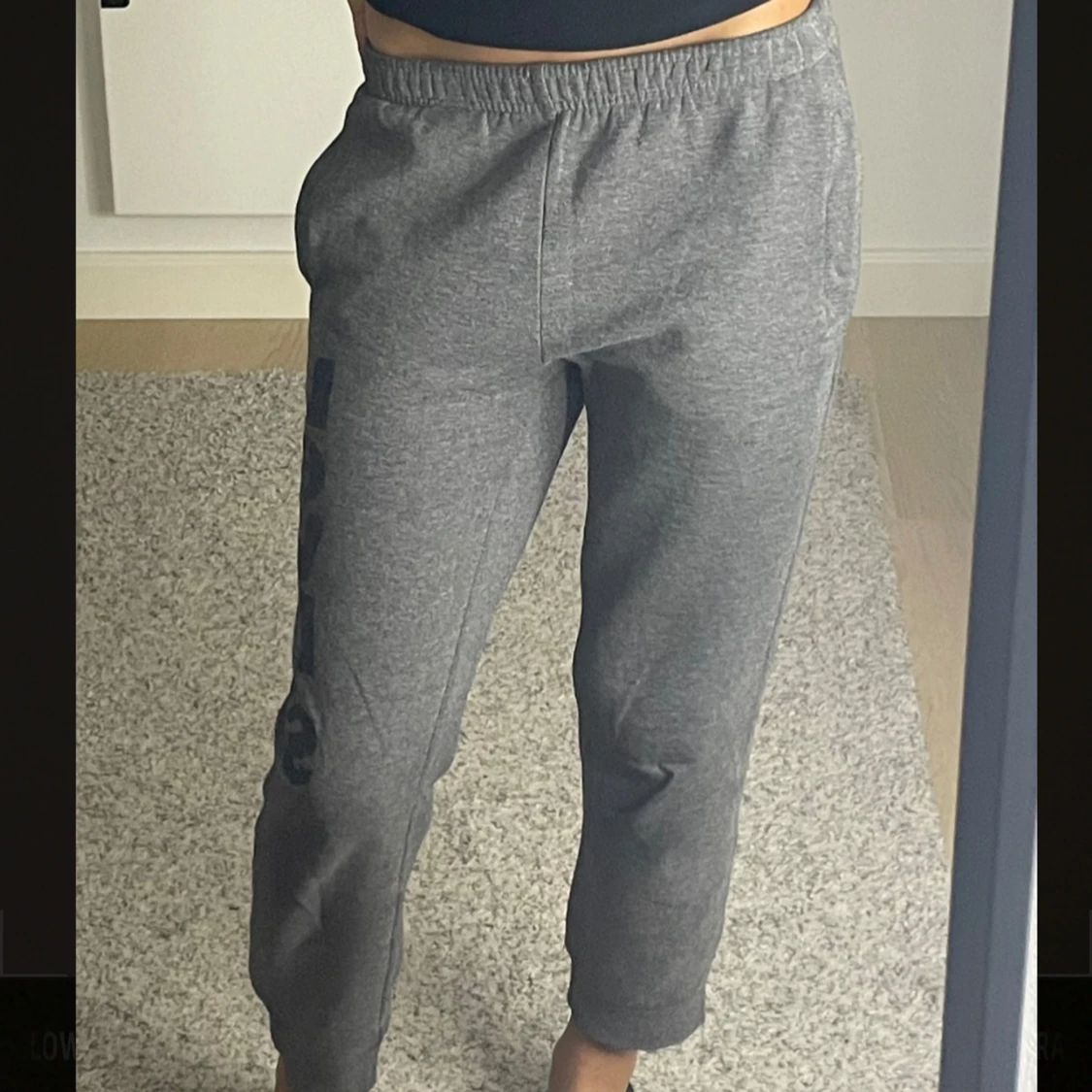 Gråa joggers från Levi's