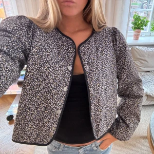 Jacka - Säljer denna så fina jacka🥰