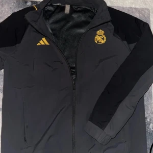 Real Madrid  - Real Madrid tröja i storlek S