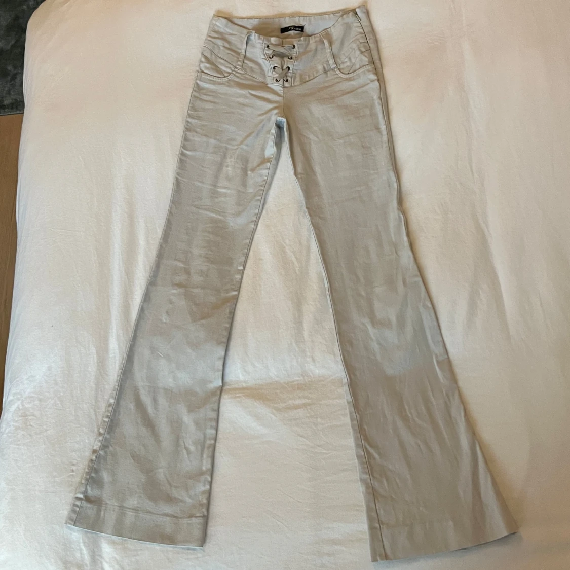 Beiga kostymbyxor från JaneNorman - 90