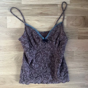 Brunt spets linne - Jättefint vintage brunt spetslinne i storlek xs 🧸