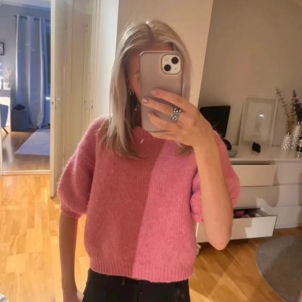 Rosa stickad tshirt från zara 💕storlek s. Stickat.