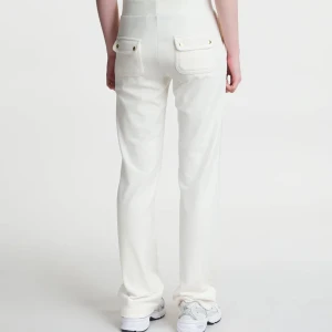 Juicy byxor - Säljer mina juicy byxor eftersom de inte kommer till användning. Använda 3/4 gånger. (Köptes för 1200)💓