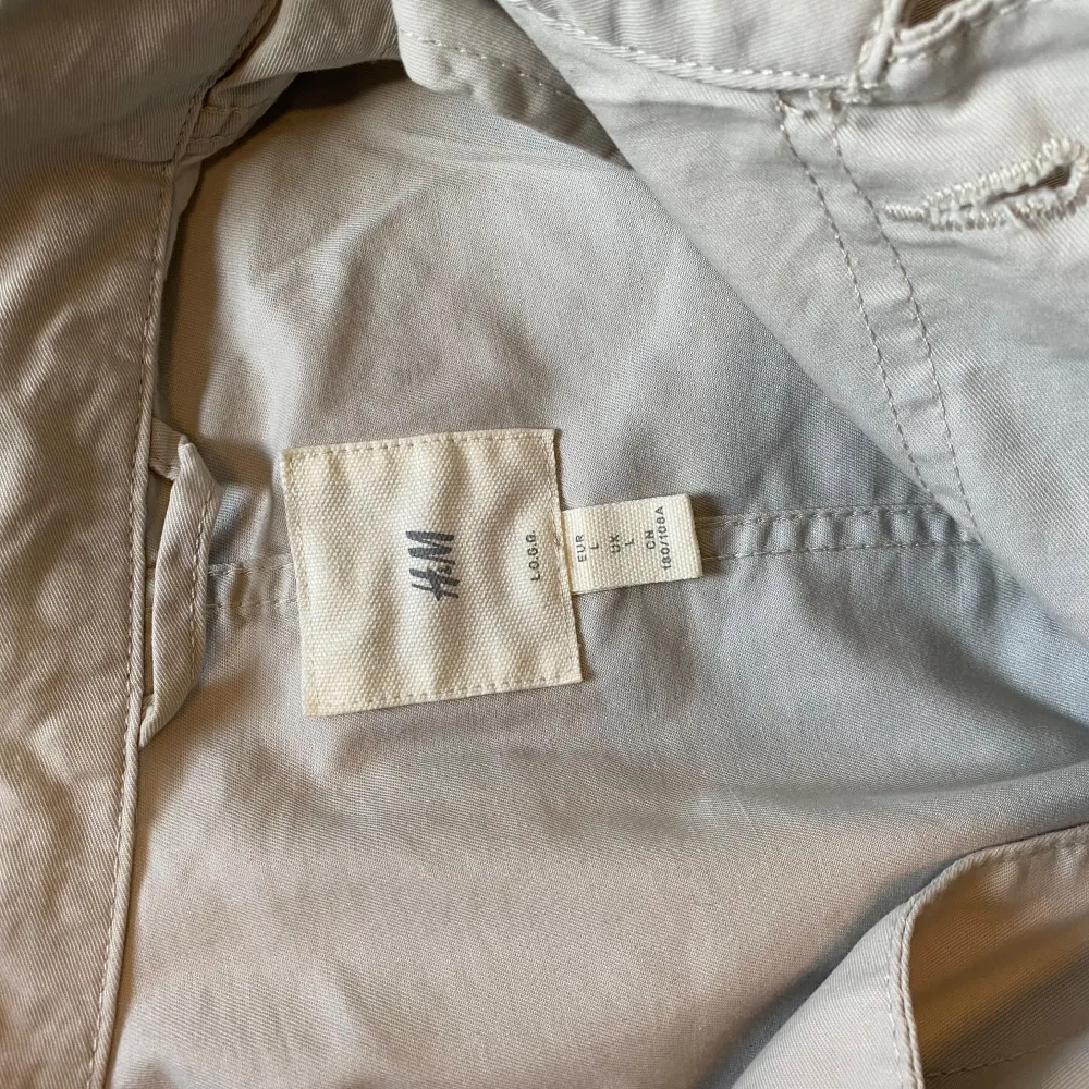 H&M | Overshirt | Beige | Fint skick | Large . Skjortor.