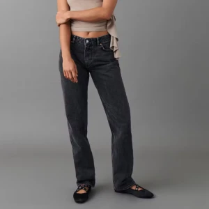 Low straight jeans - Svarta Low straight jeans från GinaTricot🤩
