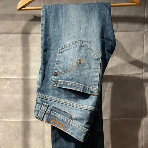 Dondup jeans - Dondup | Nypris 3000 | Modell Ramones | Storlek 33 | Skick 8/10 |