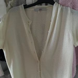 T-shirt kofta - Fin T-shirt kofta skriv privat för fler bilder🥰