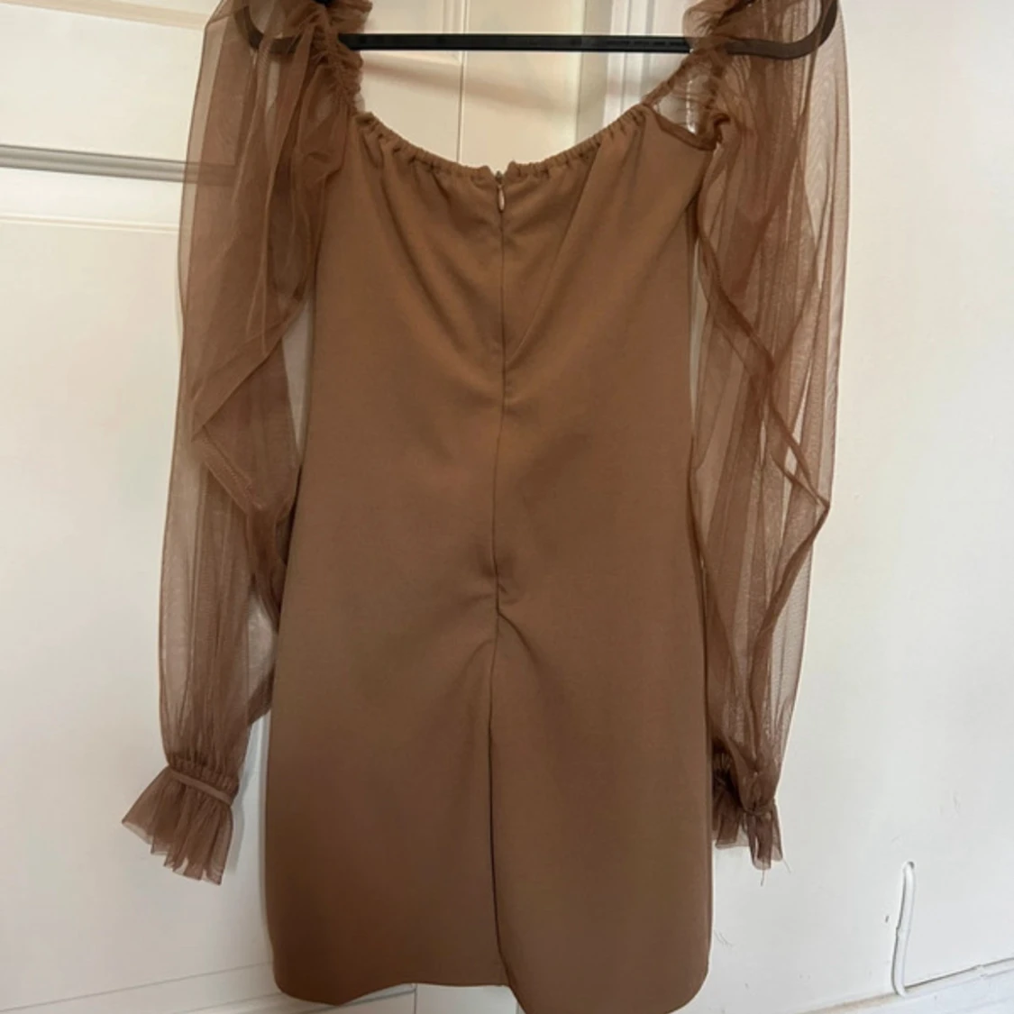 Ballongärmad klänning - 90