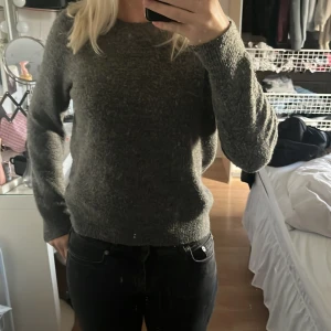 Stickad tröja  - Lite nopprig men annars i fint skick
