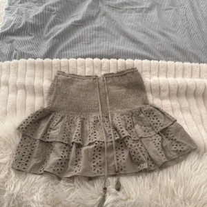 Grön kjol från Zara  - Fint skick