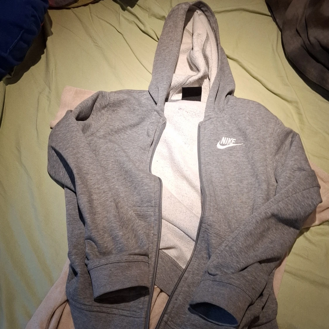 Grå hoodie från Nike 137-147 cm
