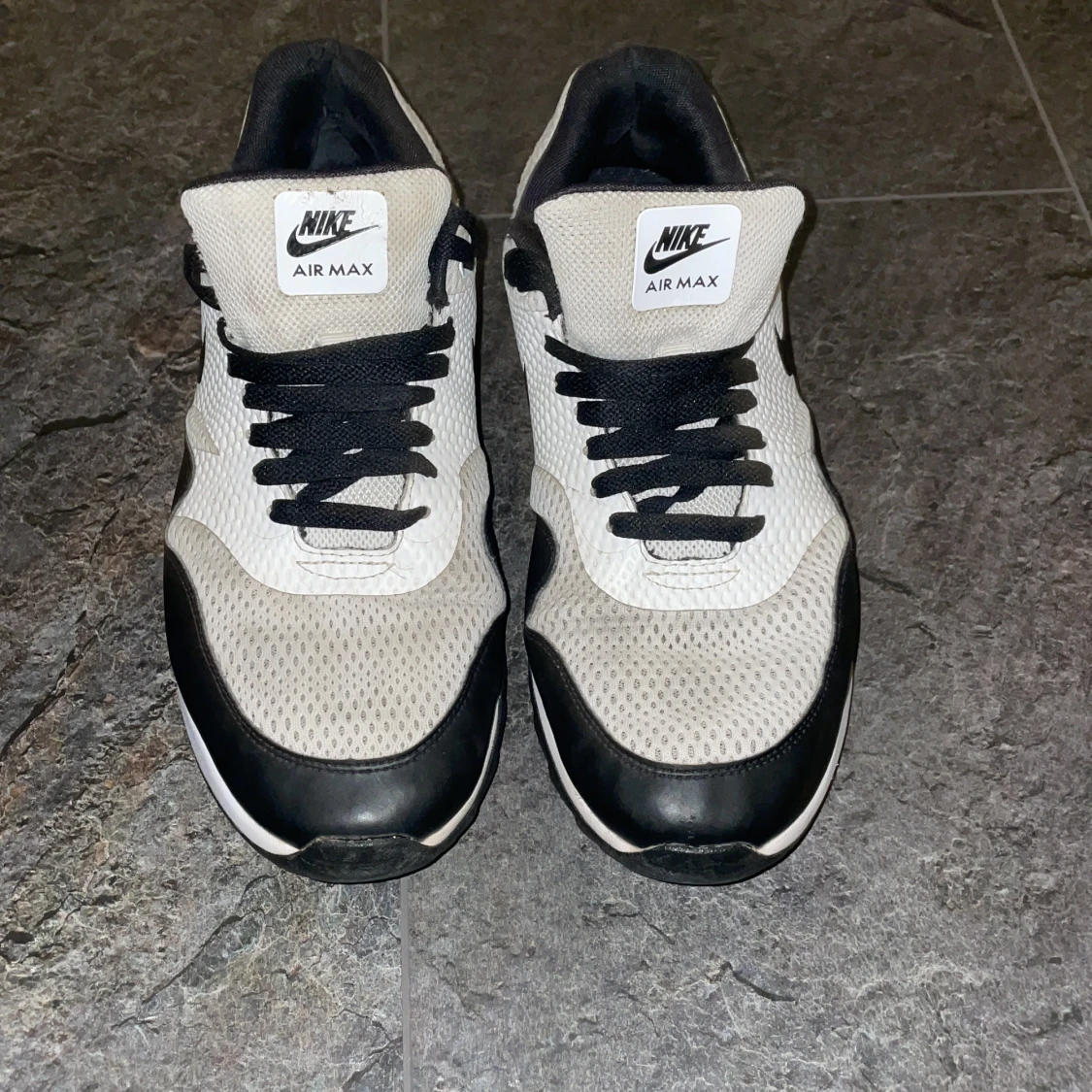 Nike skor storlek 42.5  kan diskutera pris  - 1