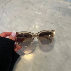 Chimi ecru 07 - Superfina chimis i jättebra skick, säljer pga jag inte använder de längre💕 Pris kan diskuteras!! Box oså medföljer