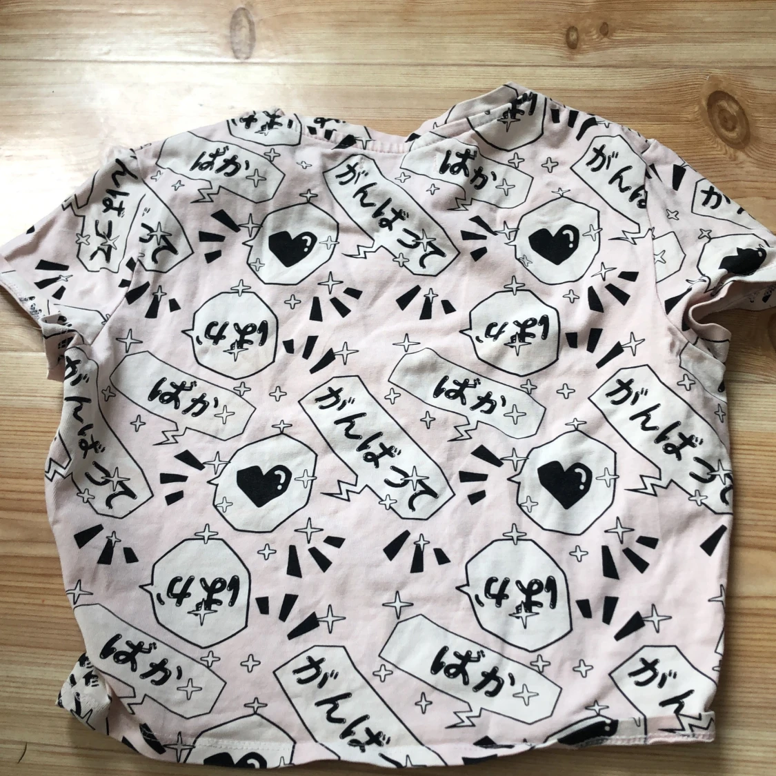 Rosa mönstrad t-shirt från Cropp - 1