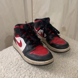 Jordans  - Jätte bekväma skor som inte kommer till användning längre. Skorna har små små slitningar så skriv privat för fler bilder 🥰pris kan diskuteras !