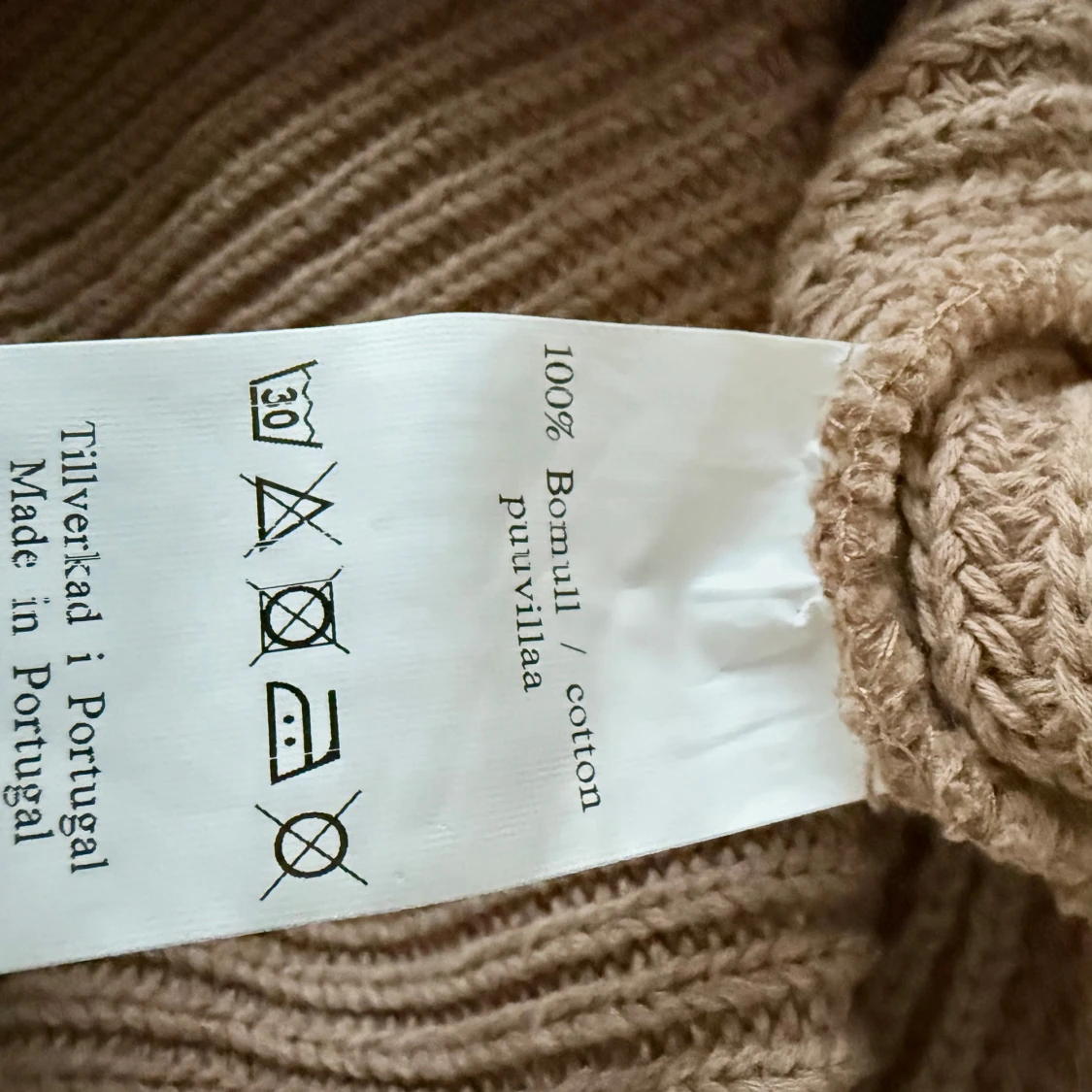 Beige/brun stickad kofta med knappar - 2