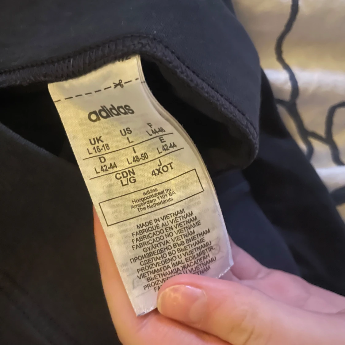 Svarta mjukisbyxor från Adidas - 1