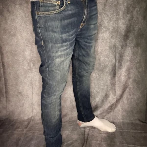 Nudie slim jeans - Mycket bra skick, size 30/34 modell 180 63 kg. Prioritet till bundle och billigare pris, frakt samma eller dag efter.