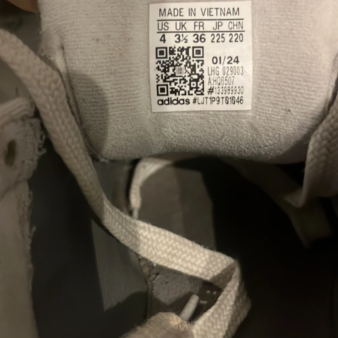 Säljer adidas campus skor storlek 36 - 2