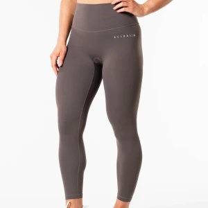 Tights från Relode - Säljer min fina tights från Relode i strl M. Modellen heter Mercy och är en supermjuk och stretchig modell✨ I princip helt oanvända därav i superbra skick!🤎