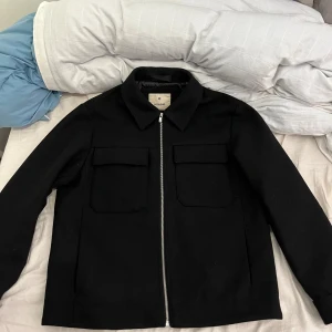 Zip jacka Jack and Jones  - Använd 1-2 gånger, storlek s 